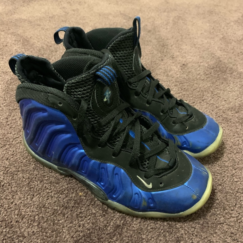 Nike  Foamposites kids Sz 3.5y (22.5cm)